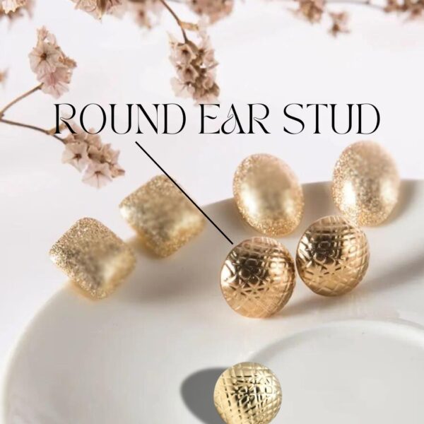 GOLD ROUND EAR STUD