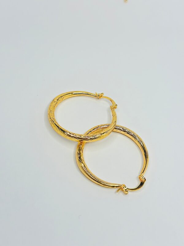 Essential: Golden Hoops