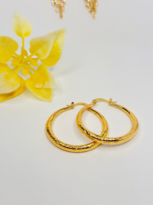 Essential: Golden Hoops