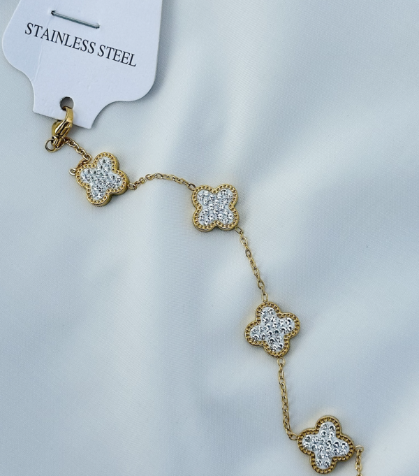 White Clover Bracelet in Gold