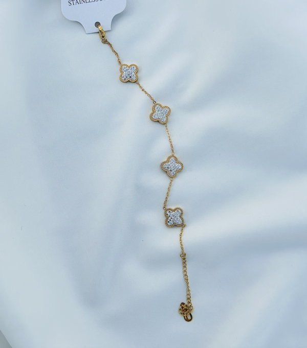 White Clover Bracelet in Gold