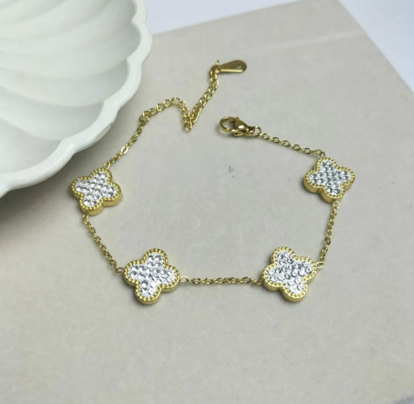 White Clover Bracelet in Gold